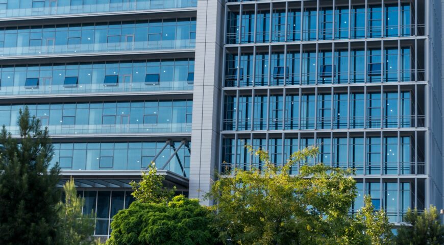 Décret tertiaire : obligations, échéances et stratégie pour votre bâtiment professionnel