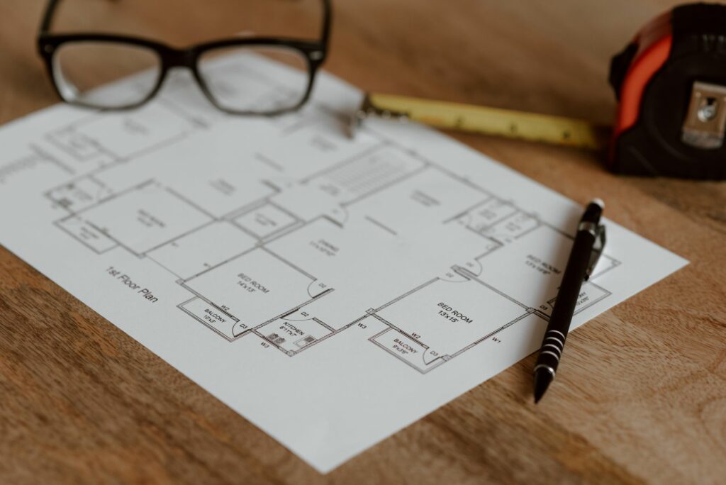 Plan d’implantation de bureaux étudié en space planning, conception 3D d’aménagement